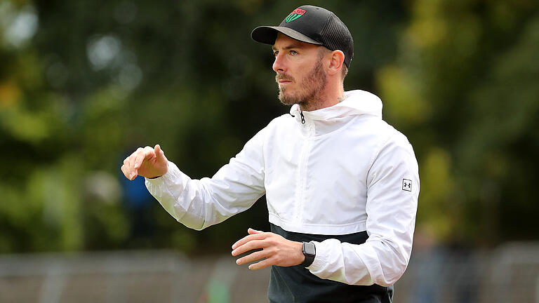 Trainer Tobias Strobl erwartet mit seinem FC 05 Schweinfurt den TSV 1860 aus Rosenheim.