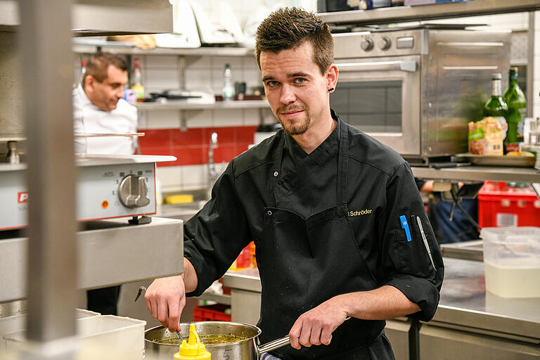 Steht seit gut einem Jahr im 'Kuno 1408' im Hotel Rebstock als Chef am Herd: Daniel Schröder, jetzt frisch vom Guide Michelin mit einem Stern ausgezeichnet.