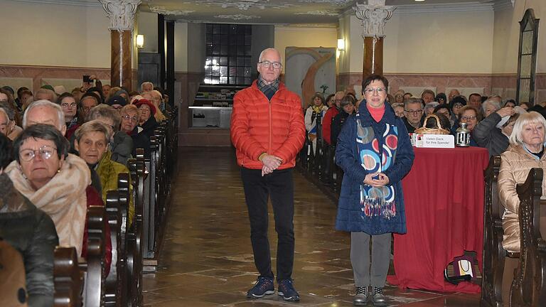 Am Sonntagabend versammelten sich unzählige Menschen in der katholischen Kirche in Knetzgau, um das fulminante Finale der 'Sinnzeit' zu erleben.