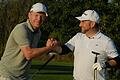 Zwei Stadtoberhäupter auf dem Golfplatz: Der Kitzinger Oberbürgermeister Stefan Güntner (links) und Dettelbachs Bürgermeister Matthias Bielek.