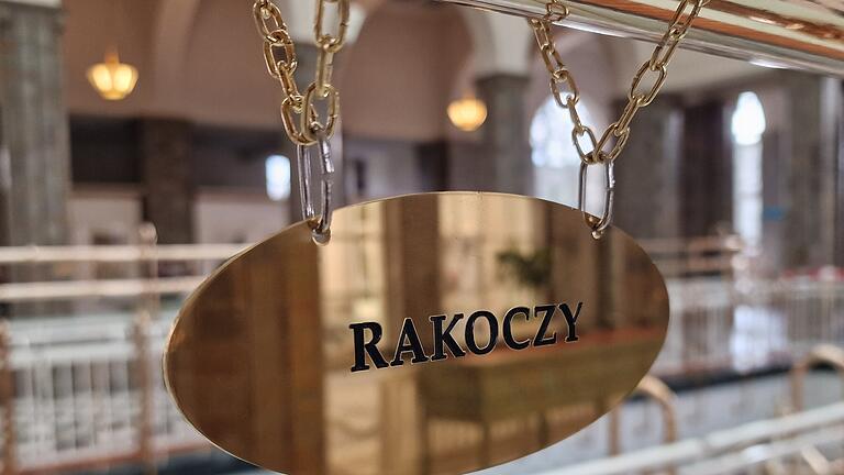 Die Rakoczy-Quelle wurde 1737 bei einer Saaleverlegung im alten Flussbett wiederentdeckt und für Kurzwecke als Brunnen erschlossen       -  Die Rakoczy-Quelle wurde 1737 bei einer Saaleverlegung im alten Flussbett wiederentdeckt und für Kurzwecke als Brunnen erschlossen.