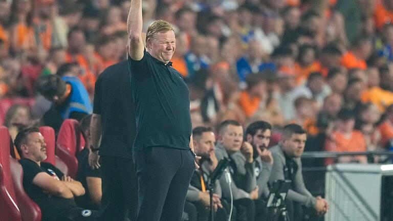 Niederlande - Bosnien - Bondscoach Ronald Koeman hat kein Angst vor dem neuen deutschen Traum-Duo. Niederlande - Bosnien - Bondscoach Ronald Koeman hat kein Angst vor dem neuen deutschen Traum-Duo.