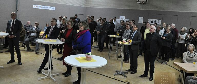 Der Neujahrsempfang fand in der Turnhalle in Aidhausen statt. Der Neujahrsempfang fand in der Turnhalle in Aidhausen statt.