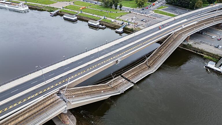 Carolabrücke in Dresden eingestürzt       -  Weitere Teile der Brücke gelten als einsturzgefährdet.