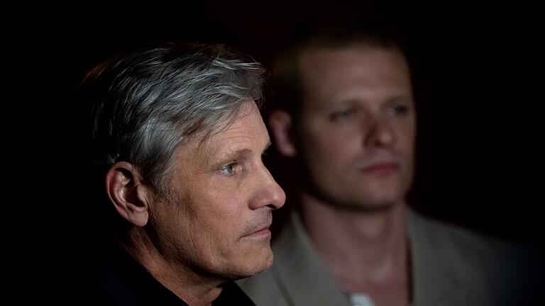 Premiere 'The Dead Don't Hurt' - Filmfest Müchen       -  Viggo Mortensen verordnete einem seiner Schauspieler Reitstunden.