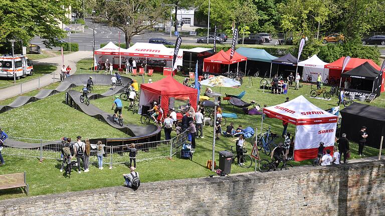 Die Schweinfurter 'Bike Days' laden am Wochenende, 13/14. Mai, an die östliche Stadtmauer ein. Die Schweinfurter 'Bike Days' laden am Wochenende, 13/14. Mai, an die östliche Stadtmauer ein.