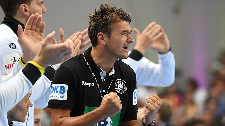 Christian Prokop       -  ARCHIV - Handball: EM-Qualifikation, Deutschland - Schweiz, Gruppe 5, 6. Spieltag am 18.06.2017 in der ÖVB-Arena, Bremen. Deutschlands Bundestrainer Christian Prokop gestikuliert an der Seitenlinie.  (zu dpa:'Bundestrainer Prokop verkleinert Kader für Handball-EM' vom 15.12.2017) Foto: Carmen Jaspersen/dpa +++(c) dpa - Bildfunk+++