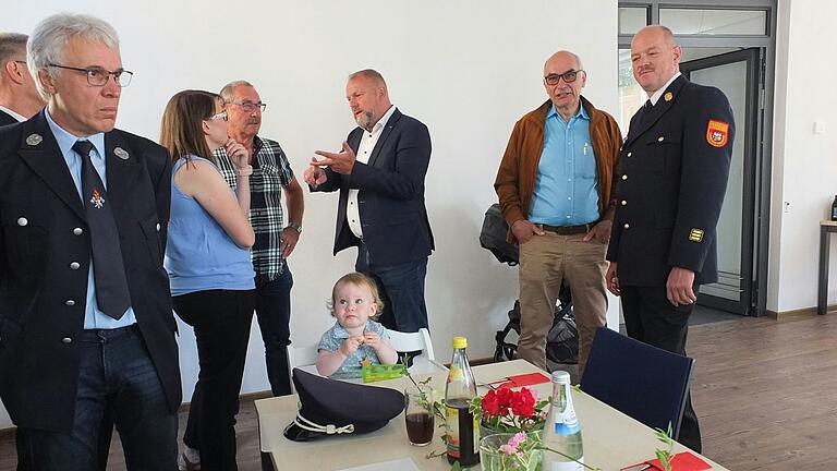 Als jüngste Besucherin zog die einjährige Emma beim Feuerwehrtag in Strüth die Blicke auf sich