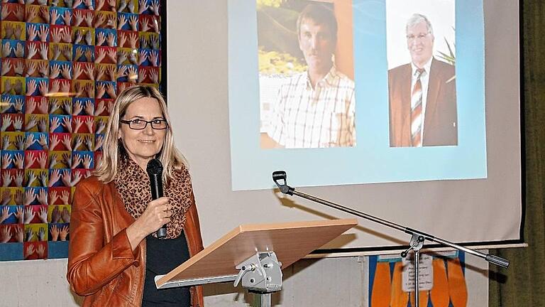 Konrektorin Katharina Janek sagte, wenn so ein schönes Vorhaben, wie ein neuer Pausenhof, gelingen soll, dann brauche es nicht nur Planer, sondern auch Leute, die bei jedem Wetter richtig anpacken und schaffen.