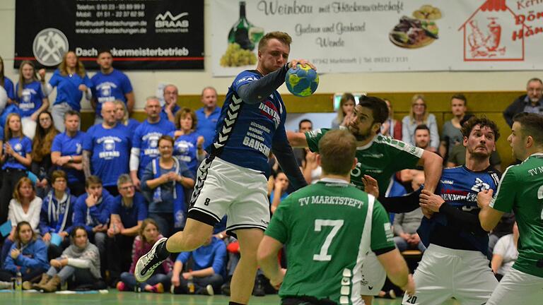 Die Handball-Partie zwischen dem SV Michelfeld und dem TV Marktsteft am 9. Februar sorgte im Nachhinein für einen Eklat. Am Rande des Spiels kursierten Zettel mit sexistischen und diffamierenden Liedtexten. Das Sportgericht des Bayerischen Handball-Verbands verurteilte den SV Michelfeld nun zu einer Geldstrafe.