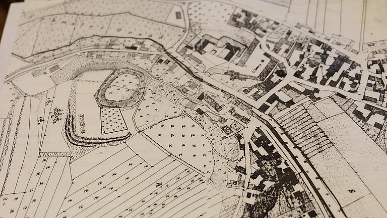 Die Umrisse des Burgberges 1849. Repro Archivbild: Philipp Bauernschubert       -  Die Umrisse des Burgberges 1849. Repro Archivbild: Philipp Bauernschubert