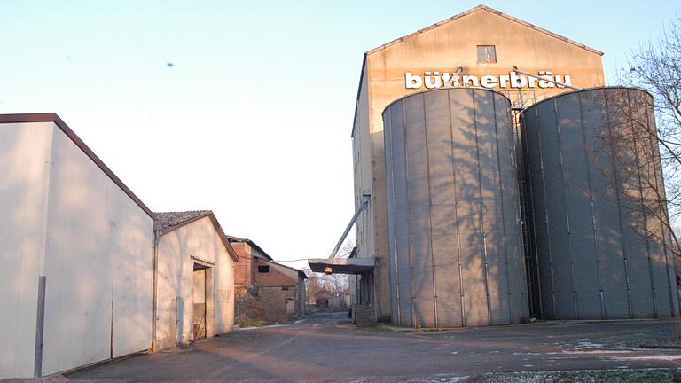 Die Tage der Brauerei-Ruine sind gezählt, nachdem sich beim Bürgerentscheid die eindeutige Mehrheit für die Ansiedlung von zwei Märkten auf dem riesigen Areal ausgesprochen hat.&nbsp;