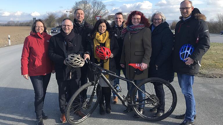 Noch Anfang März warb Kerstin Westphal mit anderen SPD-Spitzenpolitikern aus der Region, unter anderem dem Stadtrats-Fraktionsvorsitzenden Alexander Kolbow (rechts), für neue Schnellradwege in der Region.