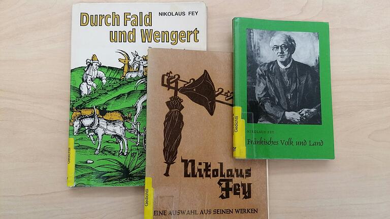 Geht es nach Norbert Finster von der SPD, sollen diese drei Bücher aus dem Bestand der Stadtbibliothek einen Warnhinweis erhalten. Auf einem Beiblatt soll künftig auf das aktive Mitwirken im NS-Regime des Heimatdichters Nikolaus Fey hingewiesen werden. Er starb 1956 in Gerolzhofen. Geht es nach Norbert Finster von der SPD, sollen diese drei Bücher aus dem Bestand der Stadtbibliothek einen Warnhinweis erhalten. Auf einem Beiblatt soll künftig auf das aktive Mitwirken im NS-Regime des Heimatdichters Nikolaus Fey hingewiesen werden. Er starb 1956 in Gerolzhofen.