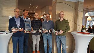 Das Bild zeigt (von links) Artur Zoll, Hartmut Breunig, Matthias Schmitt, Erich Lehenbauer und Rainer Völkl.       -  Das Bild zeigt (von links) Artur Zoll, Hartmut Breunig, Matthias Schmitt, Erich Lehenbauer und Rainer Völkl.