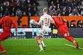 FC Augsburg - Bayern München       -  Harry Kane (r.) köpft das 2:1 für den FC Bayern.