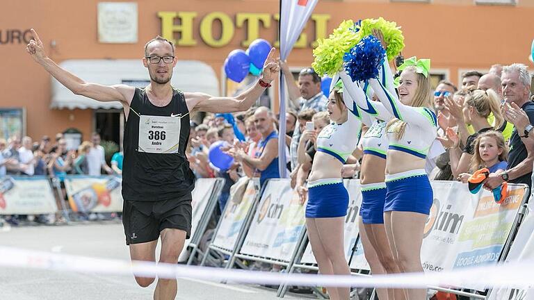 Marathonläufer wie Andre Ziegert, der den Lauf gewonnen hat, strotzen vor Motivation. Doch woher nimmt er sie? Marathonläufer wie Andre Ziegert, der den Lauf gewonnen hat, strotzen vor Motivation. Doch woher nimmt er sie?