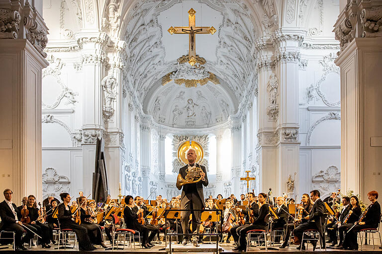 Christoph Eß, einer der aktuell führenden Hornisten seiner Generation, spielte im Würzburger Dom.