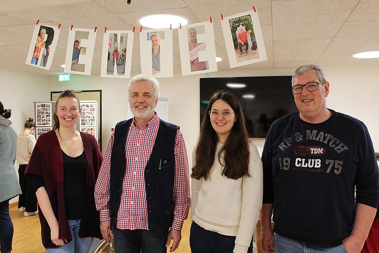 Auch das Team der Flüchtlings- und Integrationsberatung verabschiedet sich von seinem Chef Thomas Jakob. Von links: Lisa Förster, Thomas Jakob, Alina Wirbatz undThomas Heidenreich