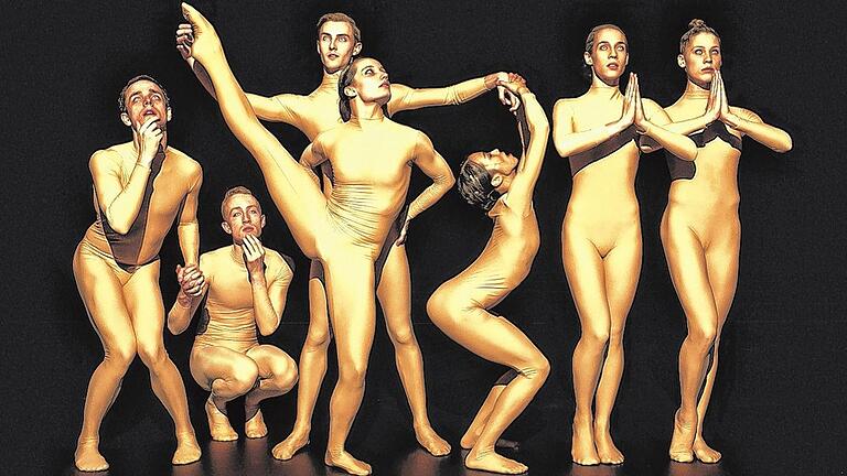 Professioneller Nachwuchs: Szenenbild der Choreografie „Sara“. Professioneller Nachwuchs: Szenenbild der Choreografie „Sara“.