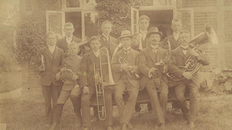 Wombacher Musikanten beim Stiftungsfest 1894.