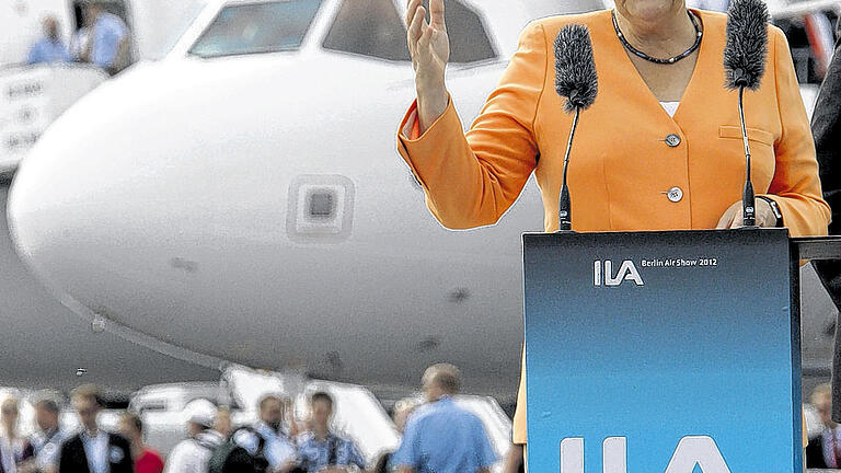 Luftfahrt startet durch: Bundeskanzlerin Angela Merkel bei der Eröffnung der Internationalen Luft- und Raumfahrtausstellung ILA.DPA Luftfahrt startet durch: Bundeskanzlerin Angela Merkel bei der Eröffnung der Internationalen Luft- und Raumfahrtausstellung ILA.DPA