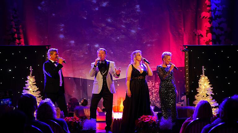 Weihnachtsständchen im Quartett - Weihnachtsständchen im Quartett Weihnachtsständchen im Quartett - Weihnachtsständchen im Quartett