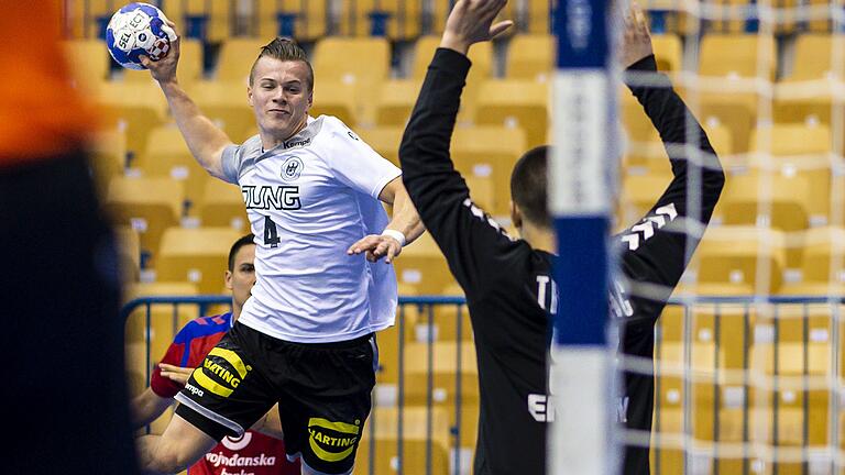 EHF U20 EM 2018 - Hauptrunde - Serbien vs. Deutschland       -  Rimpars Neuzugang Fin Backs, hier im Hauptrundenspiel gegen Serbien, gewann mit der deutschen Juniorennationalmannschaft die Bronzemedaillen bei der U-20-EM in Celje, Slowenien.