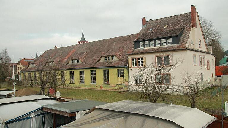 Hier wurden früher Zigarren gewickelt: Das lange Produktionsgebäude mit dem angebauten Faktorhaus auf dem Hegewaldgelände.