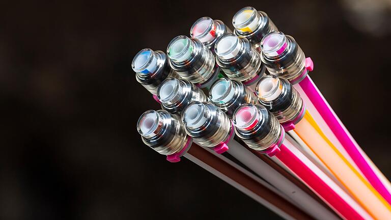 Schnelles Internet für die Karlstadter Siedlung: Baubeginn soll jetzt im Februar sein. Schnelles Internet für die Karlstadter Siedlung: Baubeginn soll jetzt im Februar sein. 