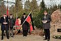 Viele Sudetendeutsche  aus ganz Unterfranken fanden  sich am Vertriebenen-Gedenkstein auf dem Parkfriedhof ein. Foto: Jäger       -  Viele Sudetendeutsche  aus ganz Unterfranken fanden  sich am Vertriebenen-Gedenkstein auf dem Parkfriedhof ein. Foto: Jäger