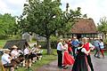 Blasmusik, Volkstanz und Chöre dominieren die fränkische Volksmusik. Ein Bild von der Tanzbühne beim Tag der Volksmusik 2016 im fränkischen Freilandmuseum Bad Windsheim.