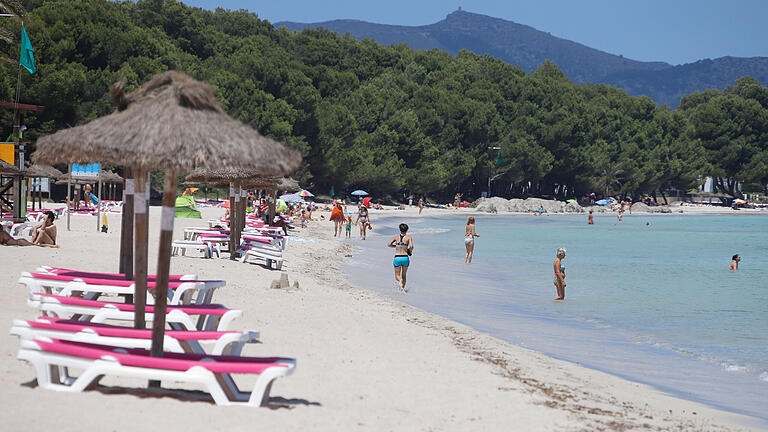 Mallorca.jpeg       -  Die Playa de Muro befindet sich an der Küste vor Alcúdia. Gemeinsam mit der Playa de Alcúdia ergibt sie die größte Sandfläche Mallorcas.