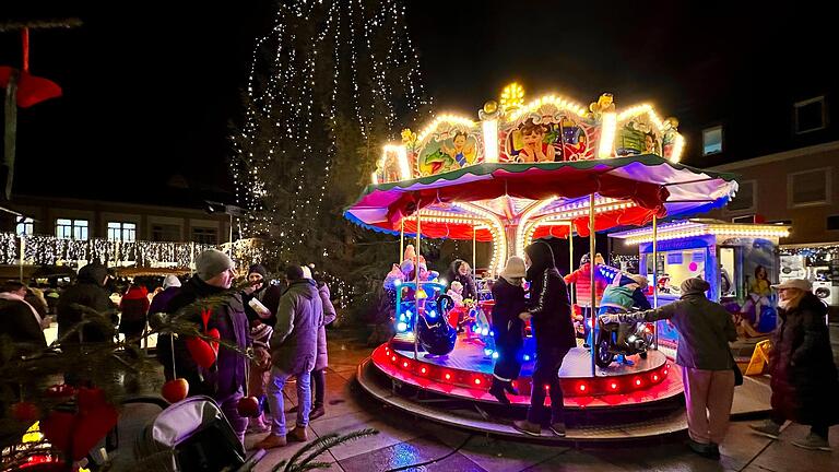 Die Rimparer Dorfweihnacht war auch dieses Jahr ein voller Erfolg Die Rimparer Dorfweihnacht war auch dieses Jahr ein voller Erfolg