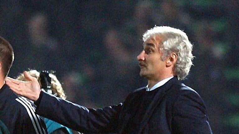 Bosnien-Herzegowina - Deutschland - Teamchef Rudi Völler beim Spiel in Sarajevo, das 1:1 ausging. Bosnien-Herzegowina - Deutschland - Teamchef Rudi Völler beim Spiel in Sarajevo, das 1:1 ausging.