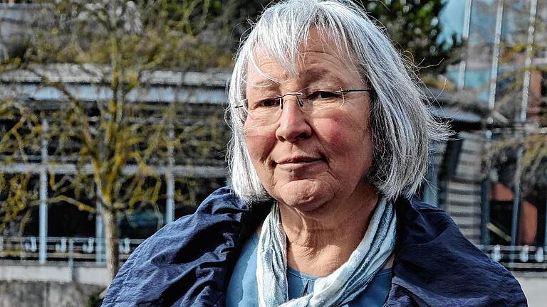 Marianne Scheu-Helgert ist gelernte Gärtnerin und seit vielen Jahren Gartenbau-Ingenieurin bei der Bayerischen Landesanstalt für Wein- und Gartenbau in Veitshöchheim. Foto: Lara MeissnerText Marianne Scheu-Helgert ist gelernte Gärtnerin und seit vielen Jahren Gartenbau-Ingenieurin bei der Bayerischen Landesanstalt für Wein- und Gartenbau in Veitshöchheim. Foto: Lara MeissnerText