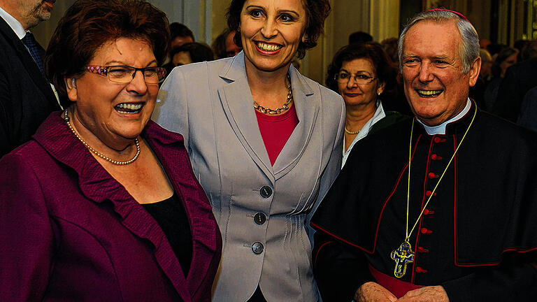 Fürstliches Fest: Zum Staatsempfang in der Würzburger Residenz kamen auch (von links) Landtagspräsidentin Barbara Stamm, Familienministerin Christine Haderthauer und Bischof Friedhelm Hofmann.