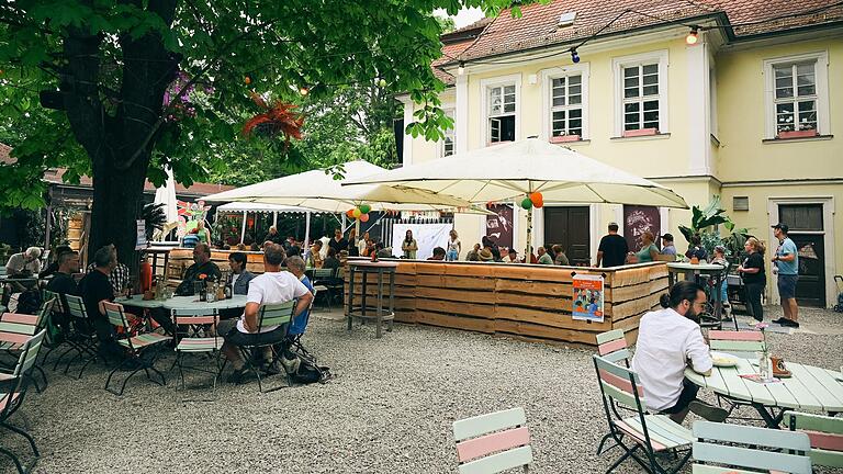 Inklusion im Alltag findet überall statt – auch im Biergarten.