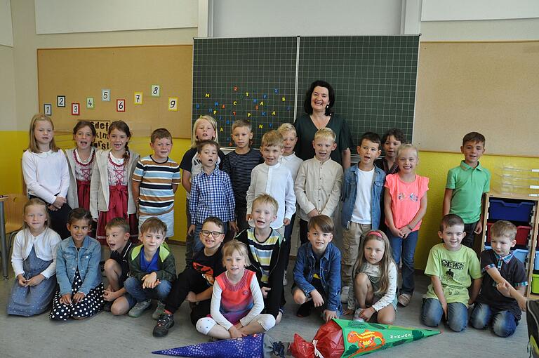 Die Klasse 1c besuchen in Hofheim 25 Kinder, 16 Jungen und neun Mädchen. Klassenlehrerin ist Doris Kampmann. Die Klasse 1c besuchen in Hofheim 25 Kinder, 16 Jungen und neun Mädchen. Klassenlehrerin ist Doris Kampmann.