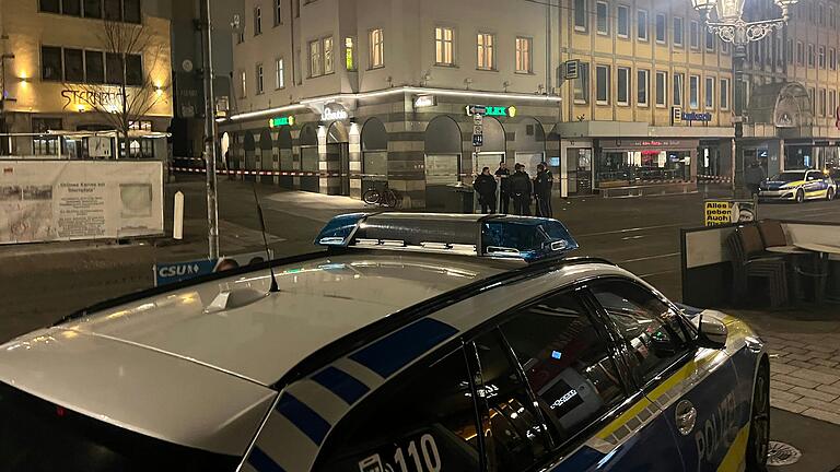 Ein Raubüberfall auf ein Juweliergeschäft in der Domstraße in Würzburg beschäftigt auch am Mittwoch weiter die Polizei. Ein Raubüberfall auf ein Juweliergeschäft in der Domstraße in Würzburg beschäftigt auch am Mittwoch weiter die Polizei.