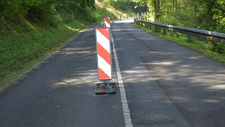 Der erste Bauabschnitt läuft: Ein Teil der Schwanbergstraße wird bis Juni 2025 saniert. Der erste Bauabschnitt läuft: Ein Teil der Schwanbergstraße wird bis Juni 2025 saniert.
