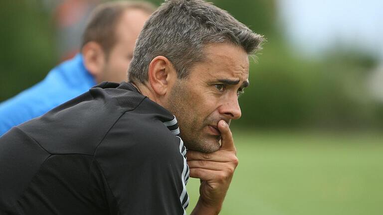 Raus aus der Deckung: Thomas Bergner gibt in Kleinlangheim ein Comeback als Trainer. Raus aus der Deckung: Thomas Bergner gibt in Kleinlangheim ein Comeback als Trainer.