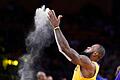 LeBron James       -  Sein Ritual: LeBron James wirft vor jedem Spiel Kreidepulver in die Luft.