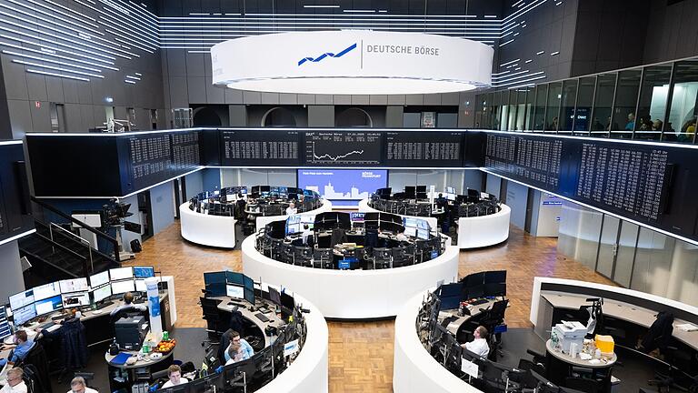Börse Frankfurt       -  Handelssaal der Deutschen Börse