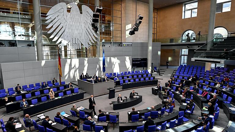 Der Deutsche Bundestag ist der Sehnsuchtsort vieler Politiker auch aus Unterfranken. Der Deutsche Bundestag ist der Sehnsuchtsort vieler Politiker auch aus Unterfranken.