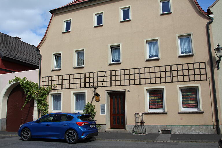 Das frühere Anwesen von Familie Rothschild in der Rügshöfer Straße 15 heute. Das frühere Anwesen von Familie Rothschild in der Rügshöfer Straße 15 heute.