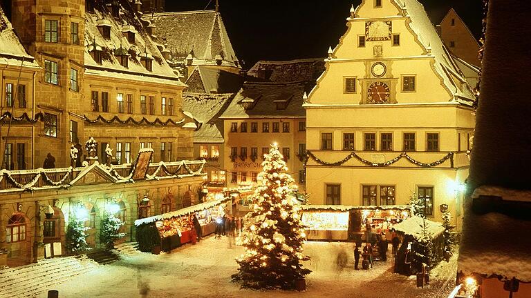 Der Reiterlesmarkt in Rothenburger ob der Tauber begeistert mit seiner romantischen Atmosphäre, wie hier im Jahr 2006.&nbsp;