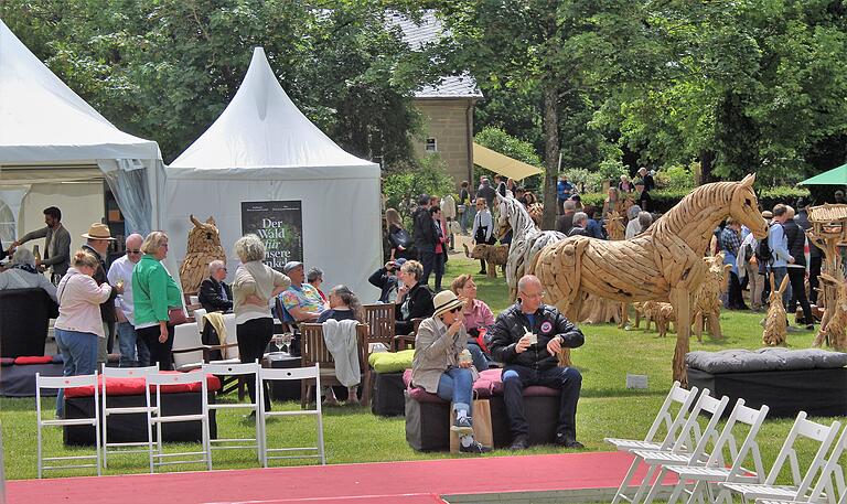 Die Casteller Schlossparktage zogen bereits zum Auftakt viele Besucherinnen und Besucher an.