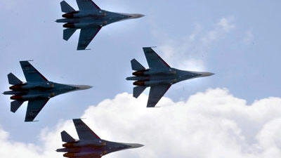 Kampfjets       -  Archivbild zeigt ein russisches Geschwader von Kampfflugzeugen des Typs SU-27