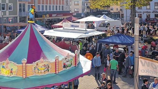 Reges Treiben auf dem Holzmarkt: 12 000 Besucher säumten den Frammersbacher Ortskern sowie das Gewerbegebiet.